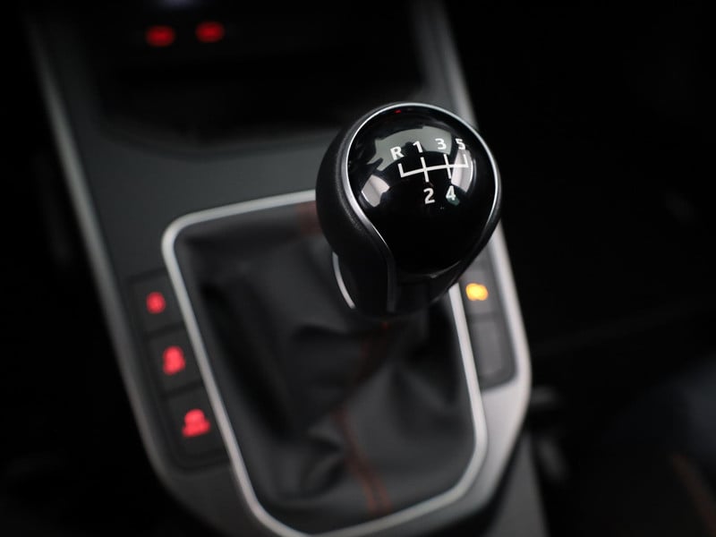 57532645-23.jpg