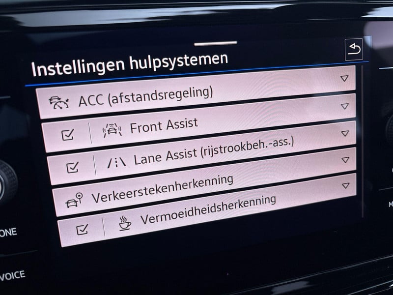 57669828-12.jpg