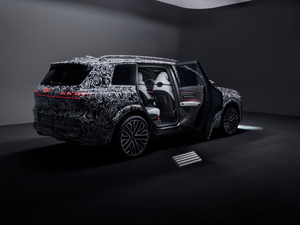 Audi Q9: eerste kijkje in het interieur van een nieuw topmodel