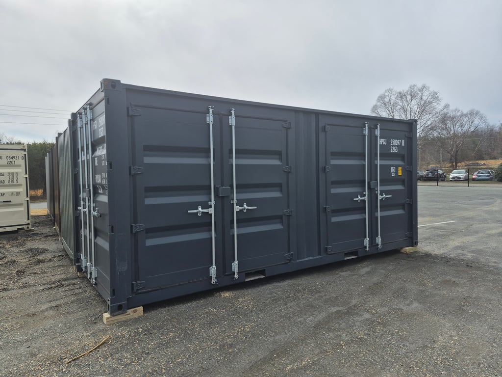 P167 20' Like New  3 doors