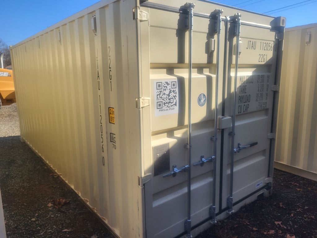 P115 - 8X20 Container