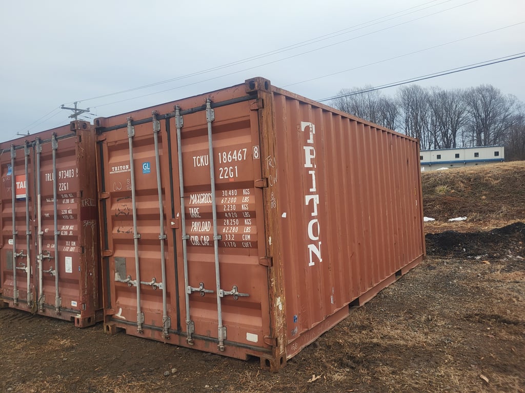 P132 - 8X20 Container