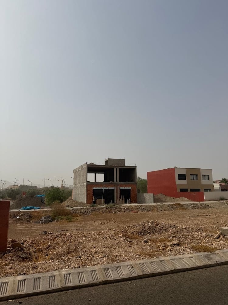 Terrain 250 m² à vendre, 3 façades, Ouahat Sidi Brahim, Marrakech — photo 2
