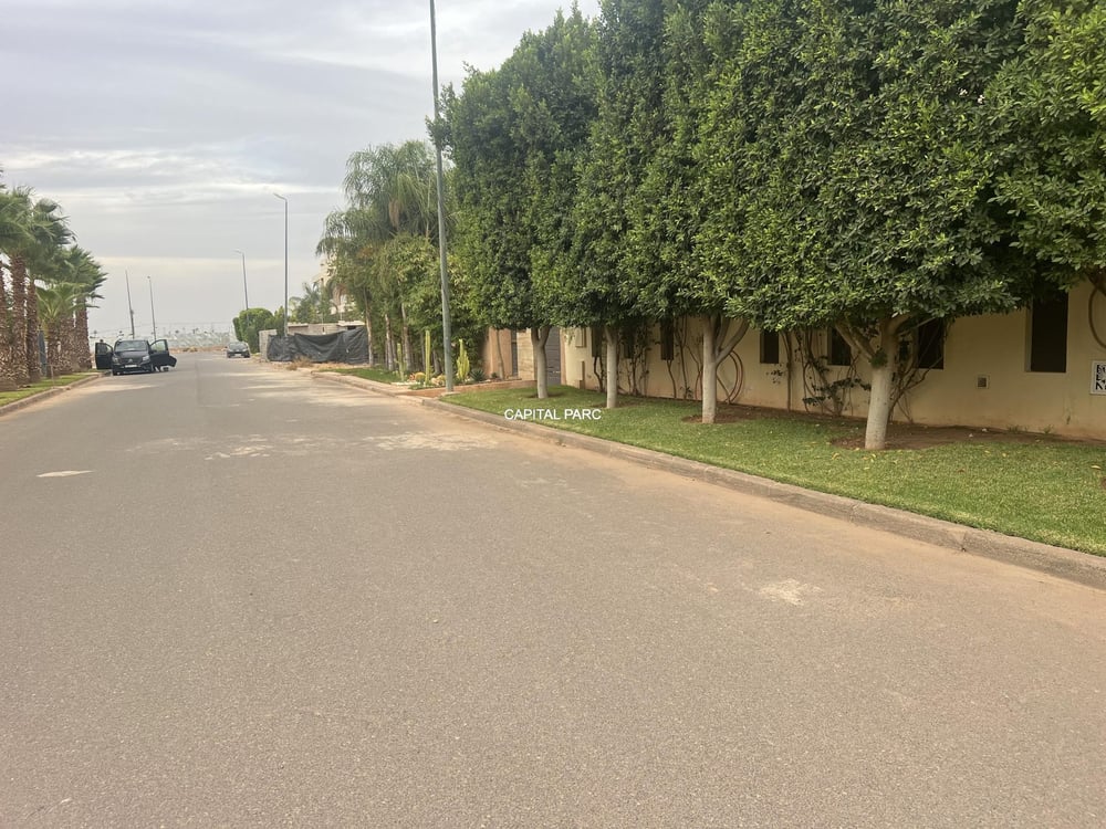 Terrain double façade 583 m² à vendre Agdal Marrakech — photo 3