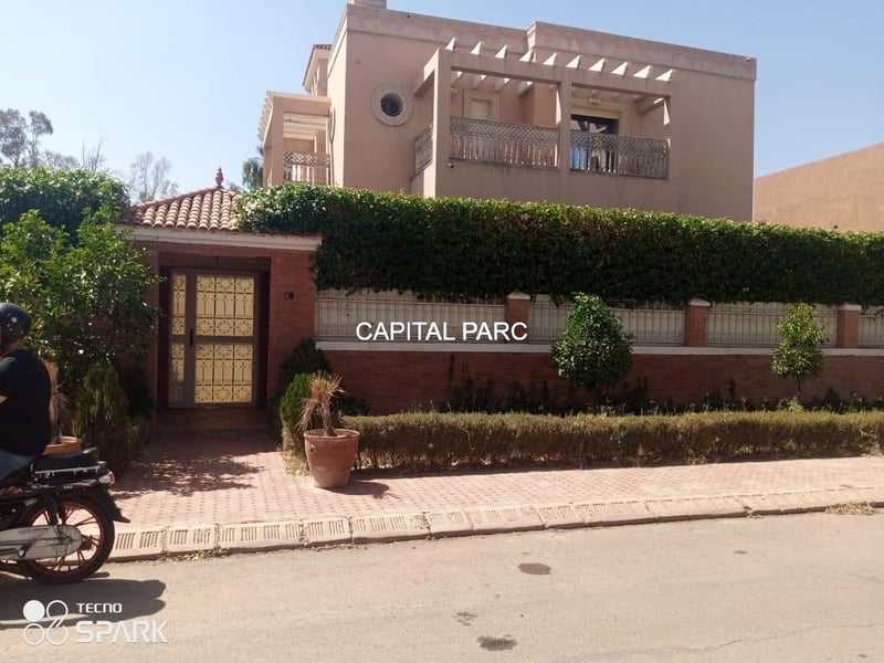Villa 6 ch. à vendre 200 m² R+2, Route Ouarzazate Marrakech — Villa, Marrakech