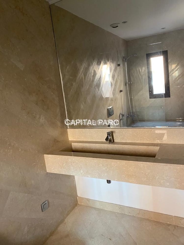 Appartement 105 m² avec terrasse à louer Guéliz, Marrakech — photo 7