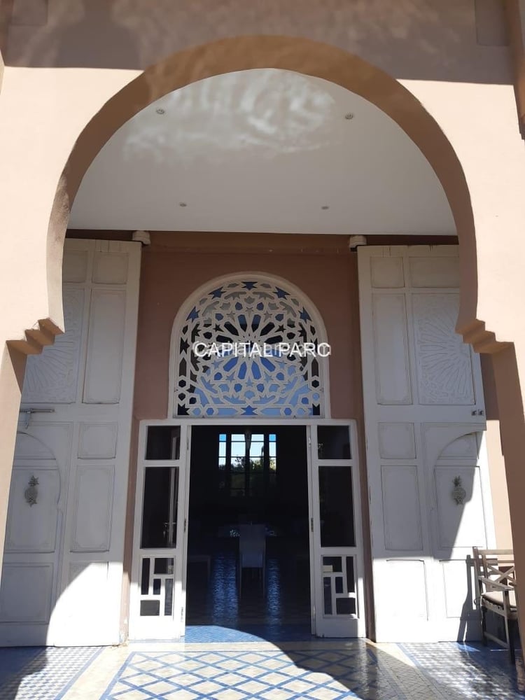 Villa 400 m² à louer, 5 ch., Marrakech Sidi Youssef Ben Ali — photo 4