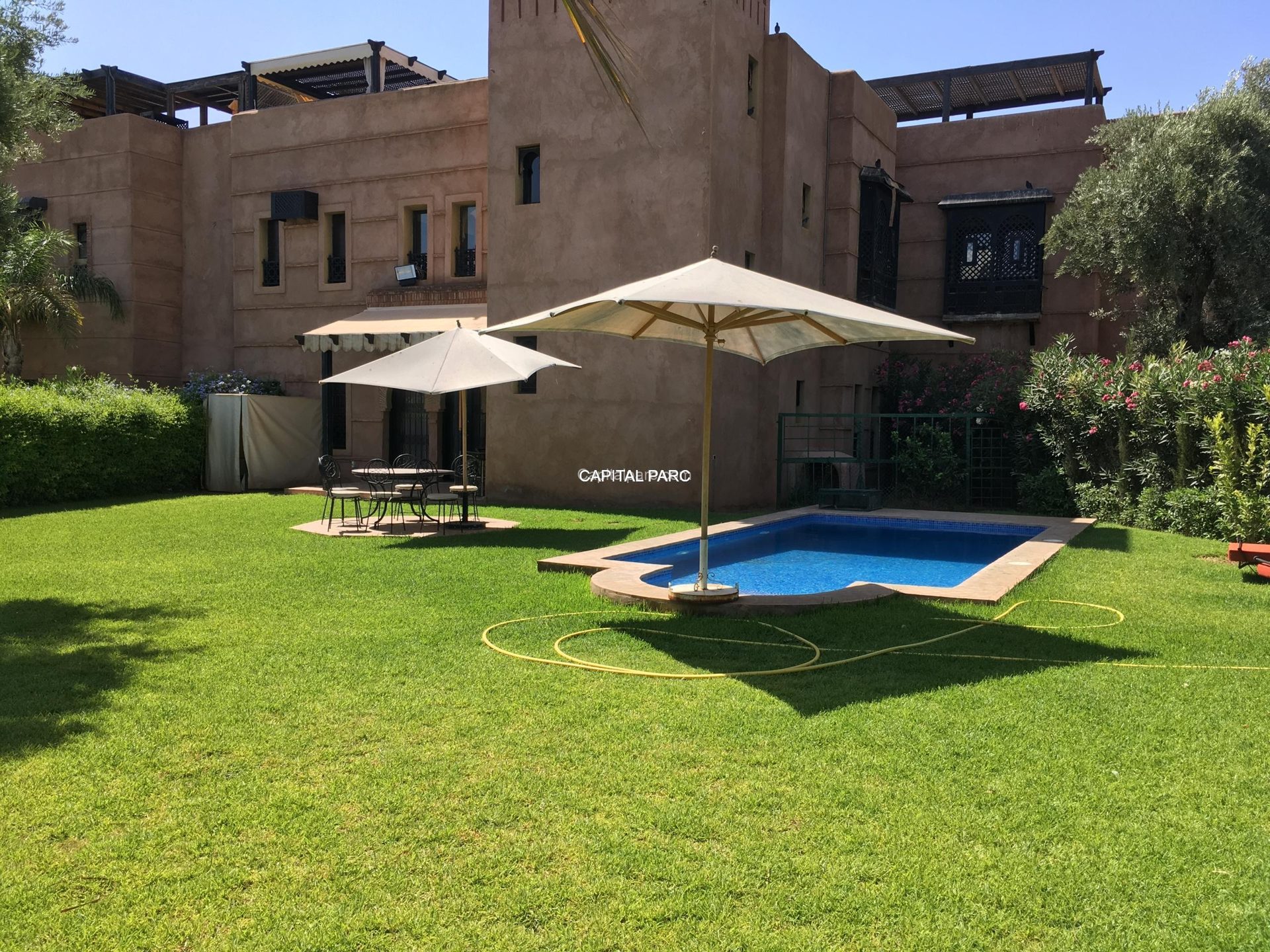 Villa meublée 3 ch. à louer, 200 m², route Ouarzazate Marrakech — Villa, Marrakech