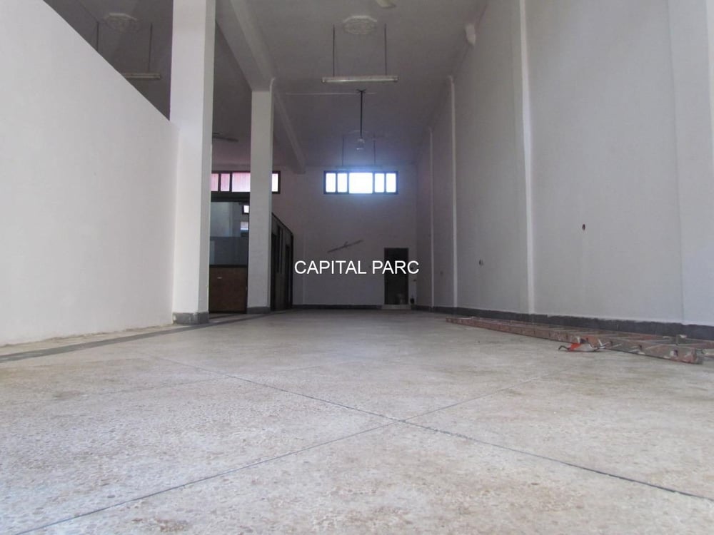 Local commercial 160 m² à louer – Zone Sidi Ghanem, Marrakech — photo 4