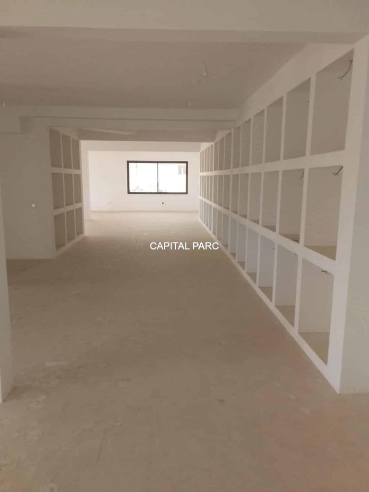 Local commercial 690 m² R+2 à louer, Sidi Ghanem Marrakech — photo 5