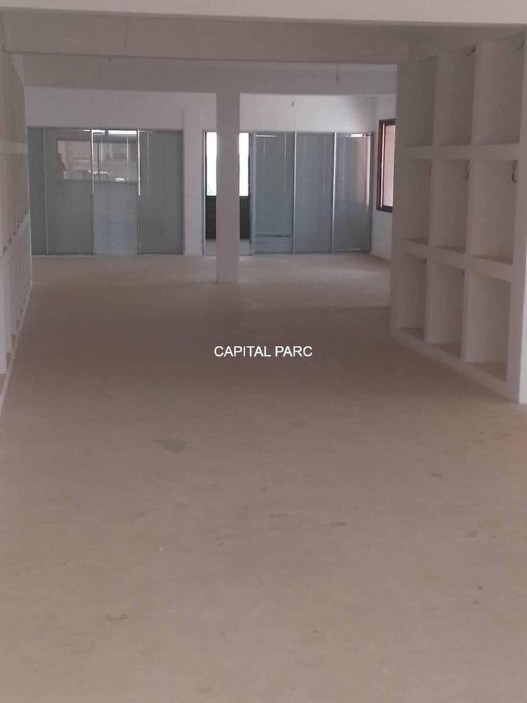 Local commercial 690 m² R+2 à louer, Sidi Ghanem Marrakech — photo 10