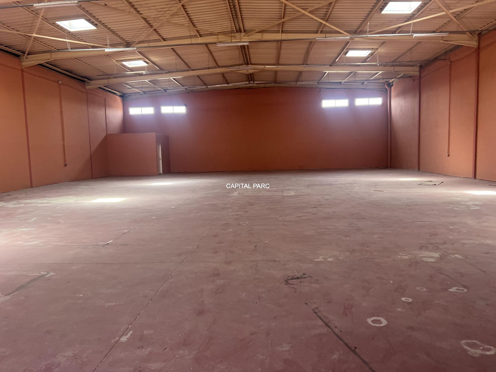Dépôt 600 m² à louer, Zone Industrielle Marrakech — miniature 4