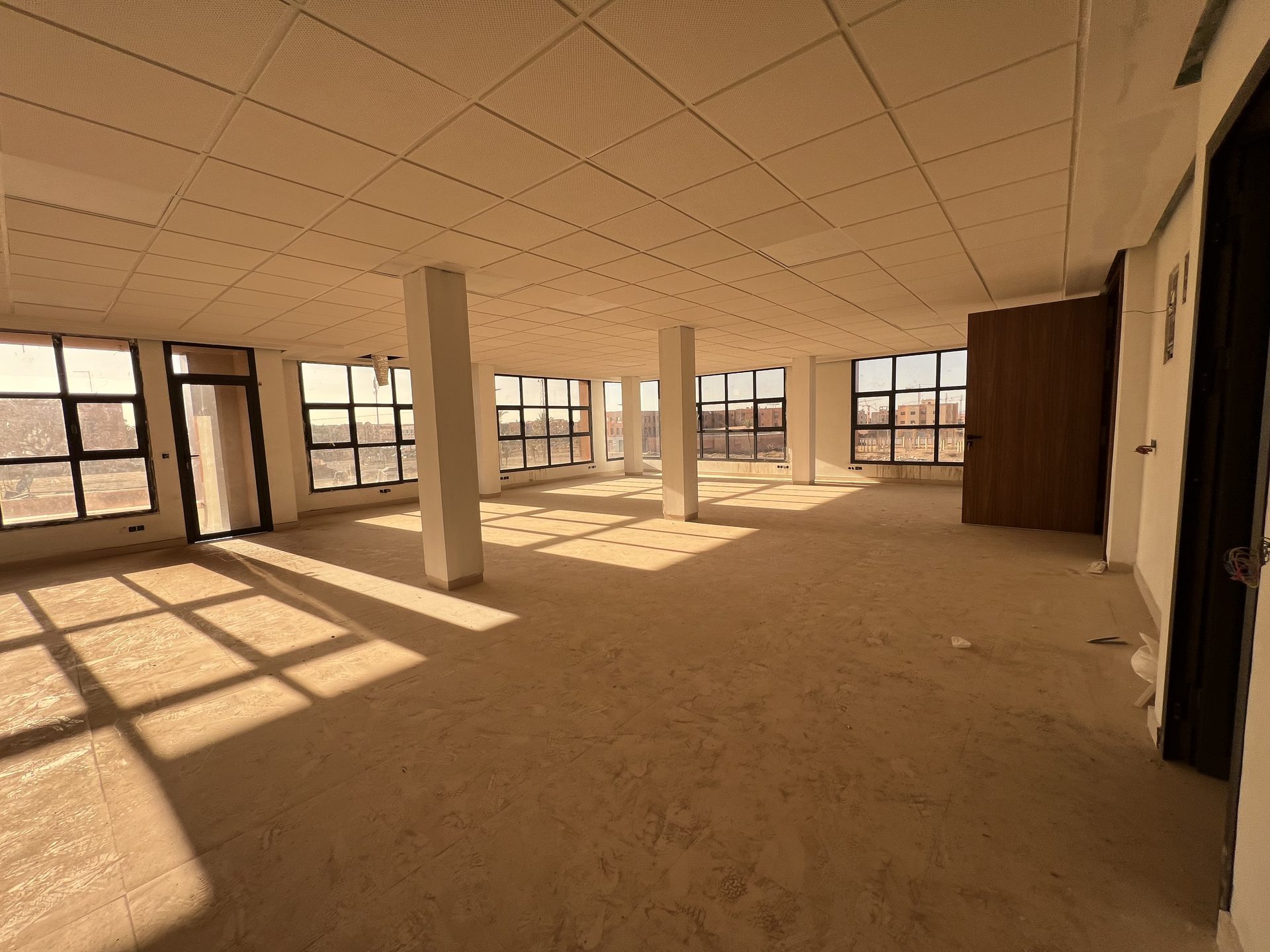 Bureau 146 m² double façade à louer, Sidi Ghanem, Marrakech — Bureau (plateau), Marrakech
