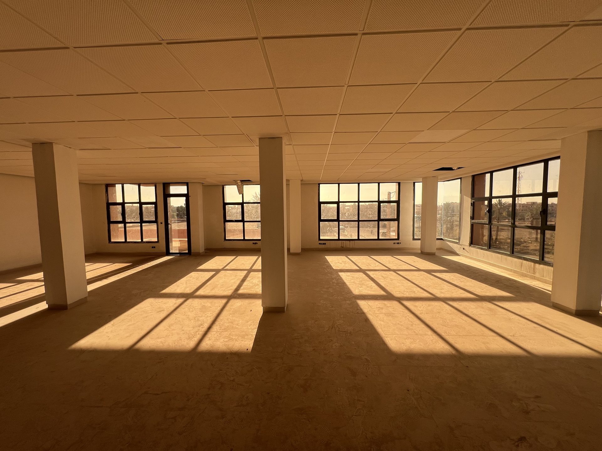 Bureau 146 m² double façade à louer, Sidi Ghanem, Marrakech — miniature 5