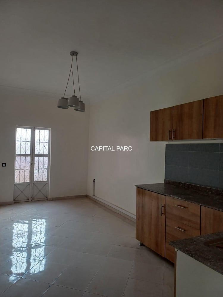 Bureau 240 m² à louer, Zone Industrielle Al Mazar, Marrakech — photo 4