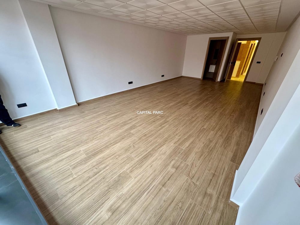 Bureau 42 m² à louer Guéliz, Marrakech (4ème étage) — photo 2