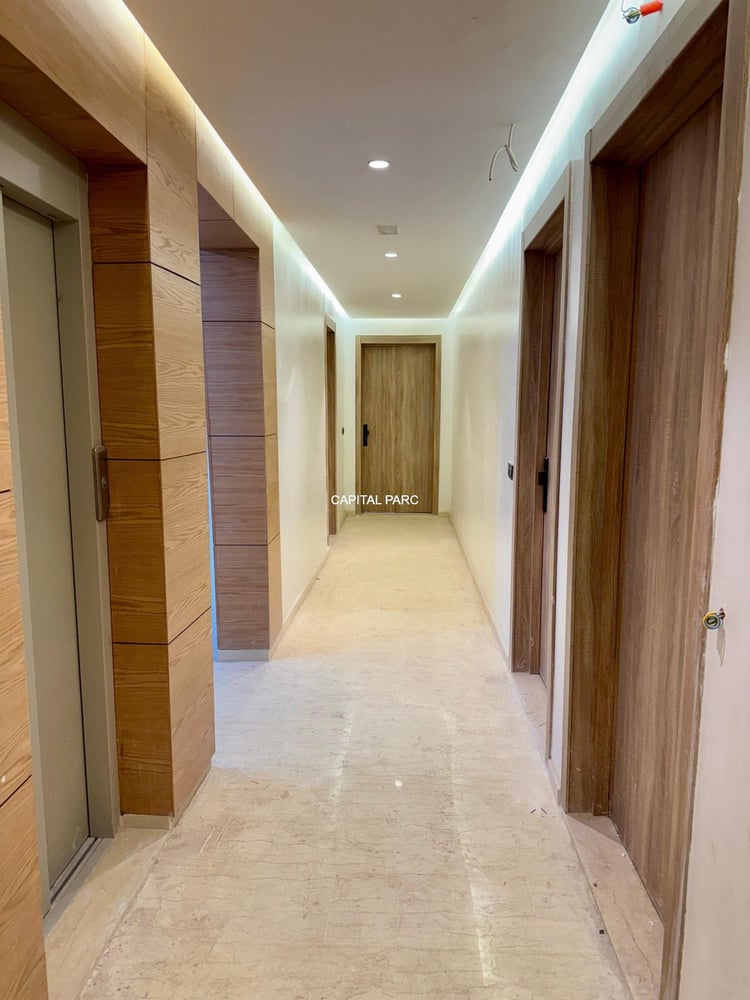 Bureau 42 m² à louer Guéliz, Marrakech (4ème étage) — photo 3