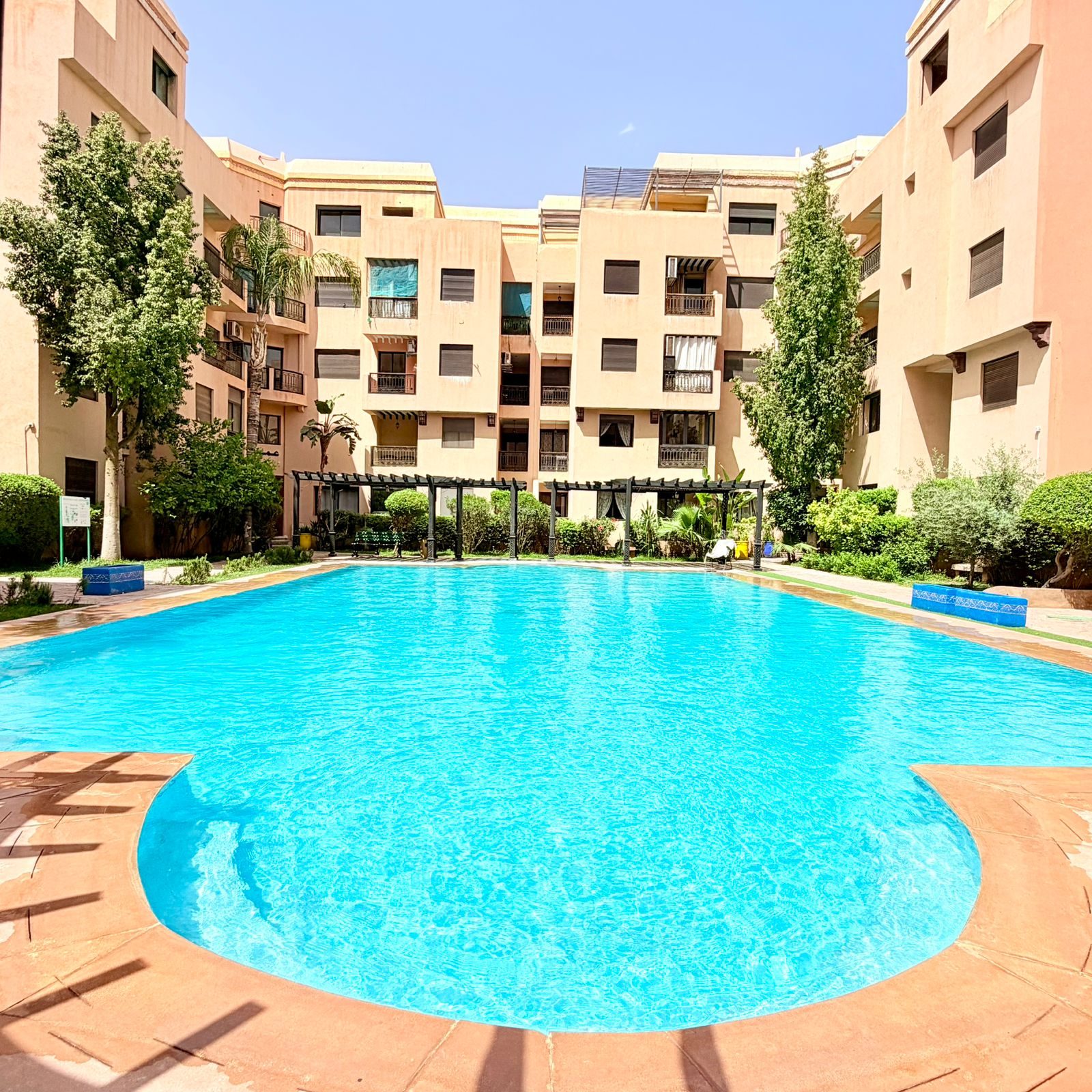 Appartement meublé 2 ch. avec piscine à louer, Rte de Casablanca, Marrakech — Appartement meublé, Marrakech