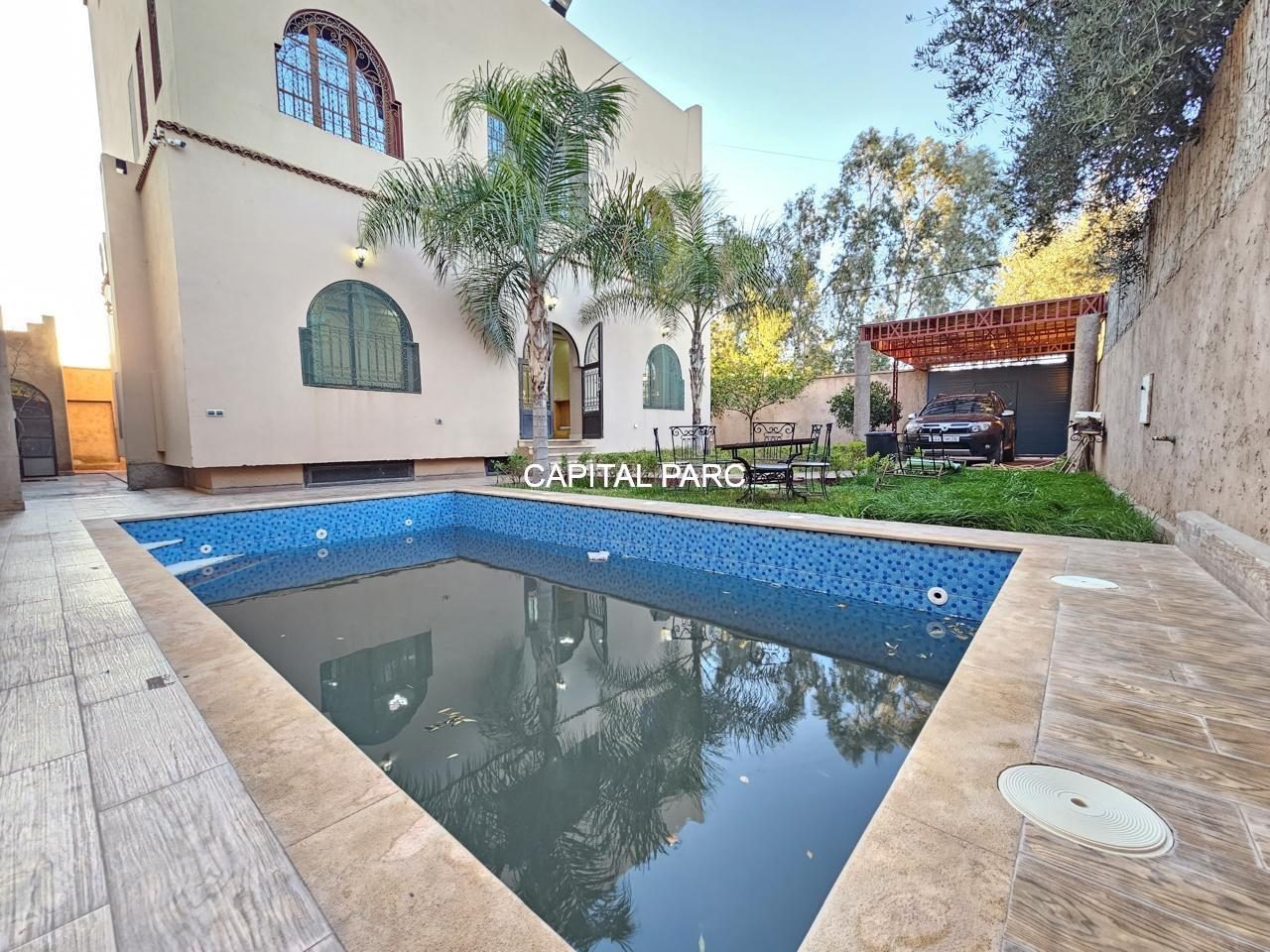 Maison 5 ch. 500 m² avec piscine à vendre à Marrakech — Maison, Marrakech