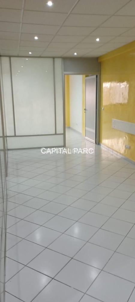 Bureau 70 m² à louer, 2 pièces, Marrakech Guéliz — photo 3