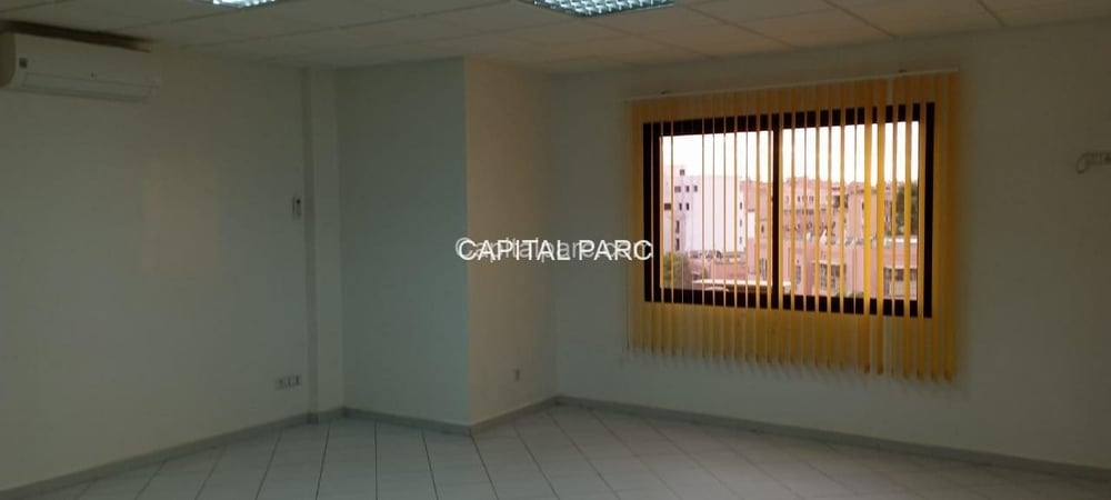 Bureau 70 m² à louer, 2 pièces, Marrakech Guéliz — photo 4