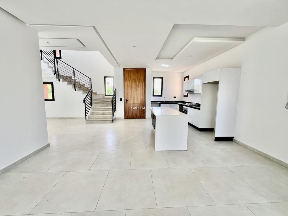 Villa 250 m² avec piscine, 3 ch. à vendre, Marrakech — photo 4
