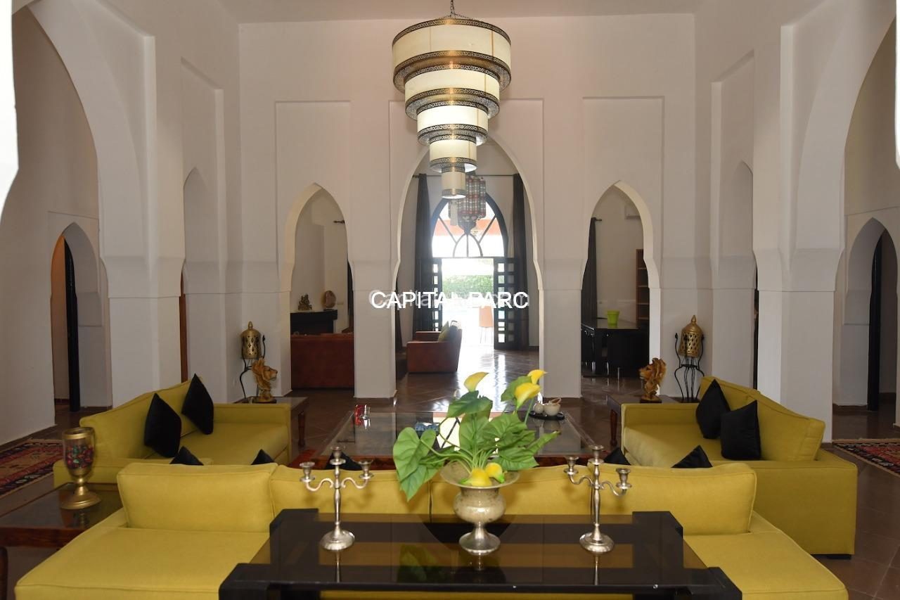 Villa meublée 400 m² à louer, Marrakech, 5000 m² de parc — miniature 2