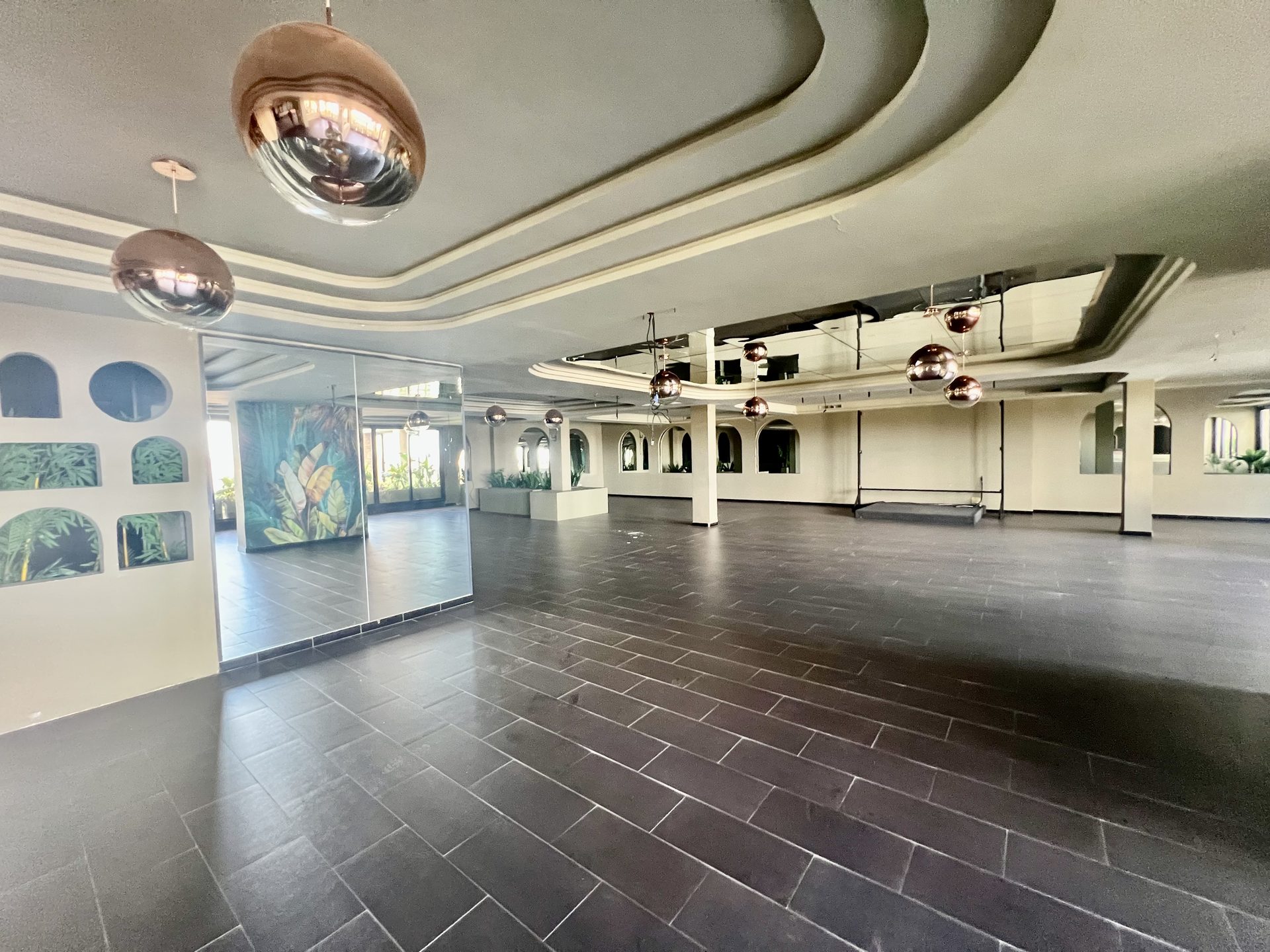 Local commercial 2204 m² à vendre, Agdal, Marrakech — Commercial, Marrakech