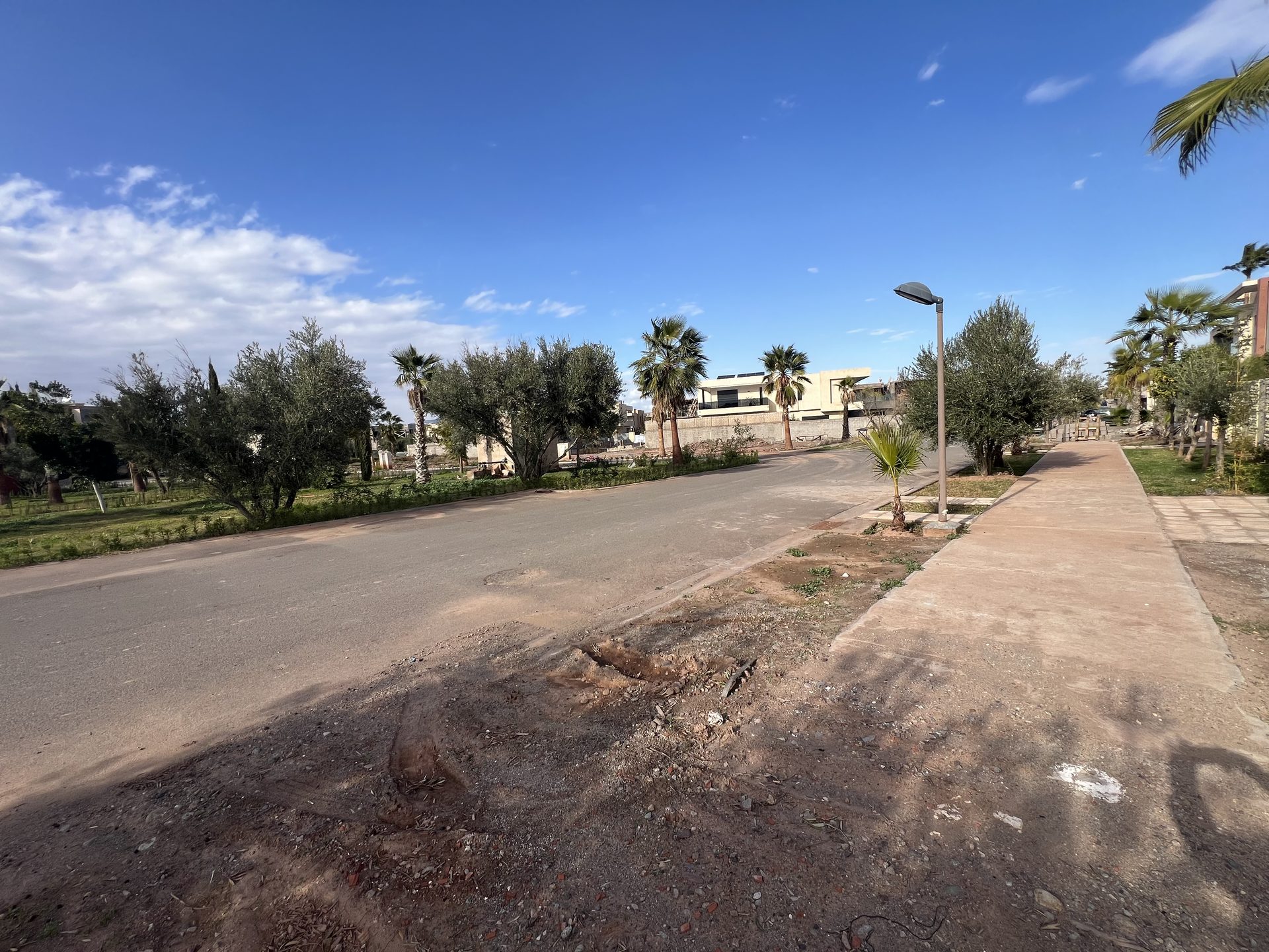 Terrain 602 m² à vendre, résidence fermée Rte Ourika, Marrakech — miniature 6