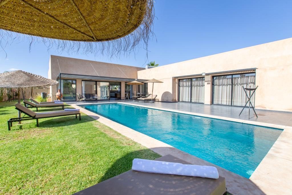 Villa moderne plain-pied à vendre, 350 m², Route Ourika Marrakech — Villa, Ourika