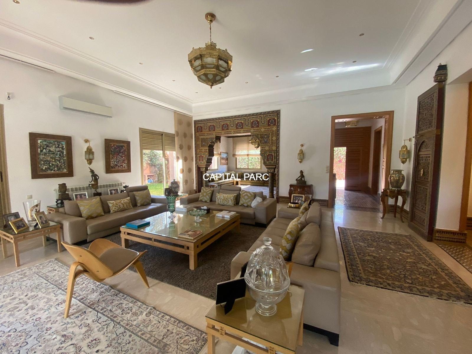 Villa 700 m² à vendre Agdal, Marrakech – Piscine, 5 suites — miniature 3