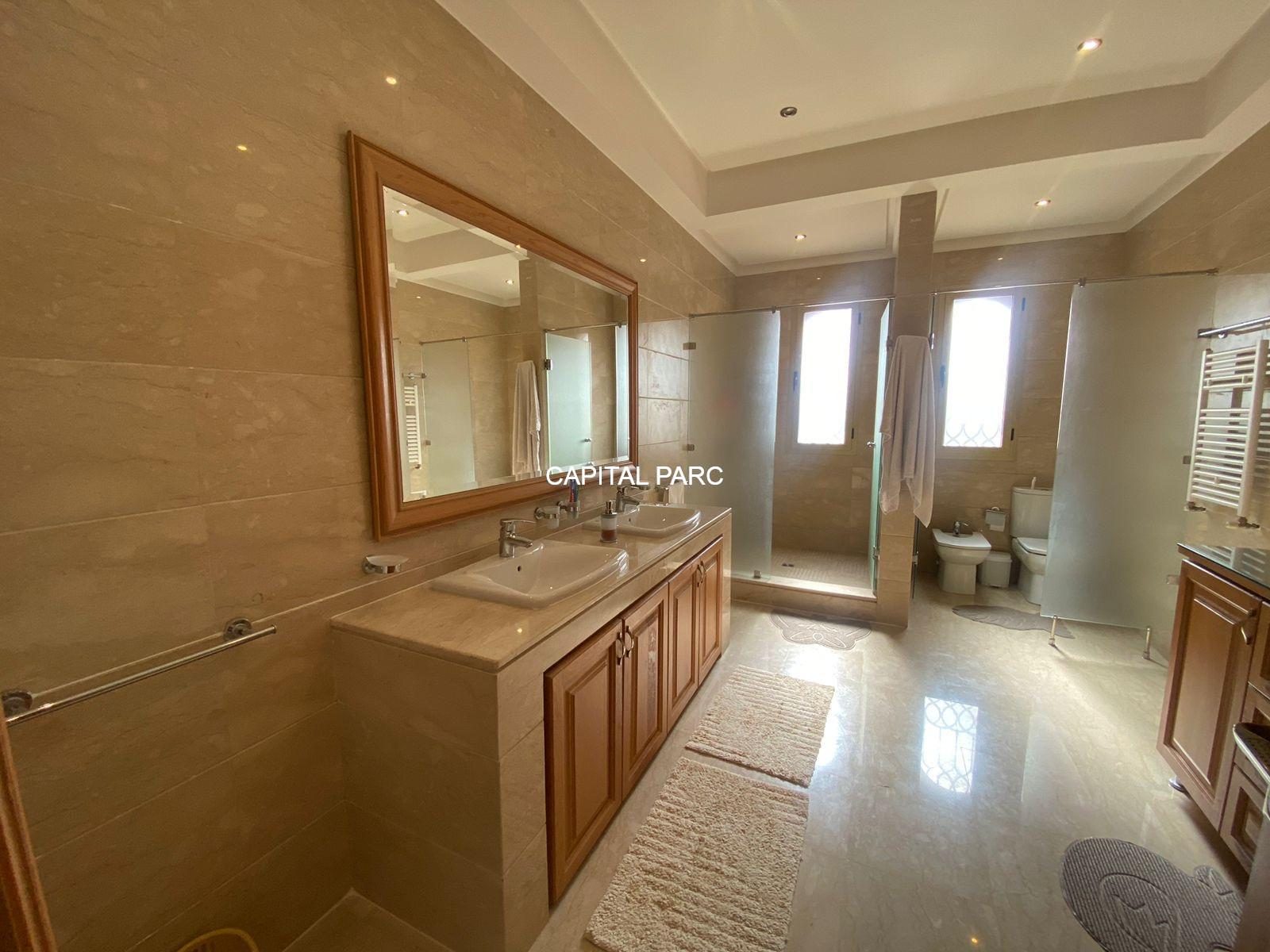 Villa 700 m² à vendre Agdal, Marrakech – Piscine, 5 suites — miniature 9