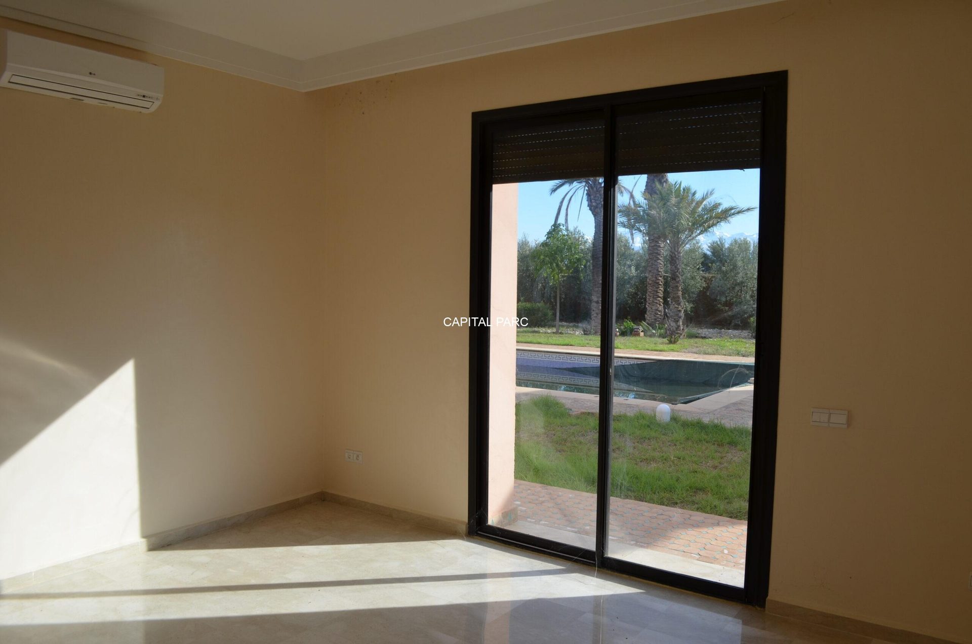 Villa 4 ch. à vendre, 1 ha, Route de l'Ourika, Marrakech — miniature 3