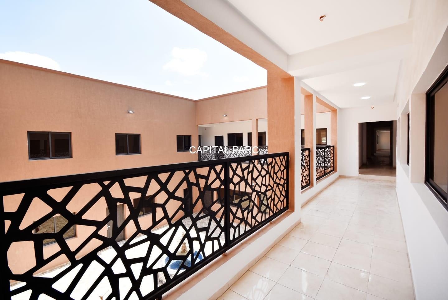 Centre commercial à vendre, 3500 m², zone industrielle Marrakech — Commercial, Marrakech