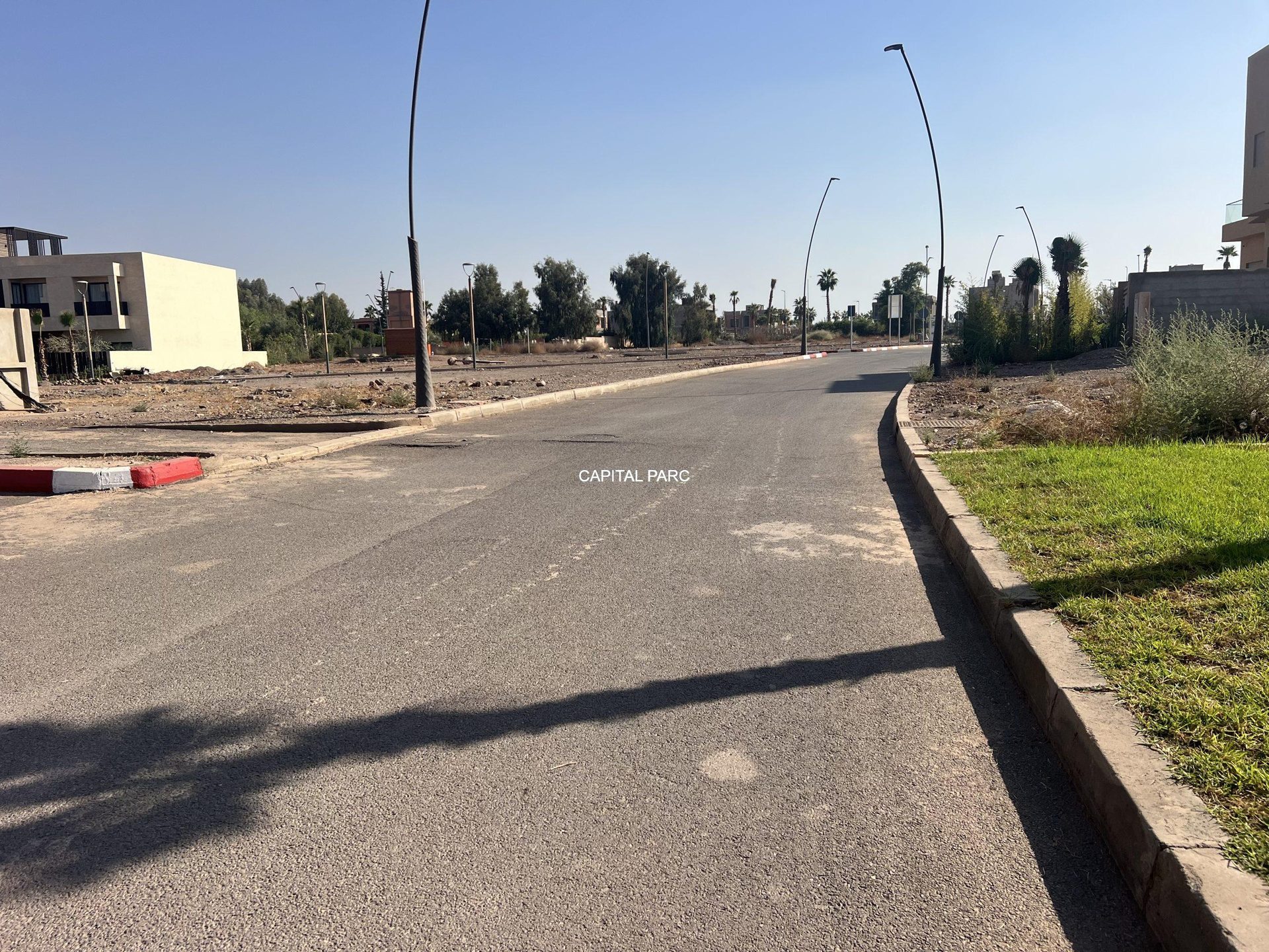 Terrain 3 façades à vendre, 730 m², route de Tahanaoute, Marrakech — Lot de terrain, Tahanaoute