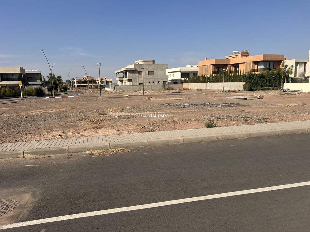Terrain 3 façades à vendre, 730 m², route de Tahanaoute, Marrakech — photo 3
