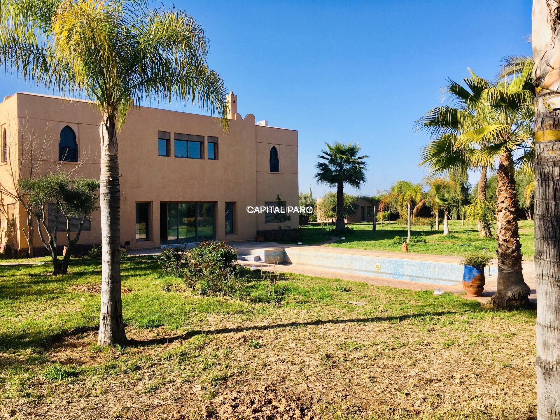 Villa 820 m² à vendre, Route de Ouarzazate, Marrakech — Villa, Marrakech