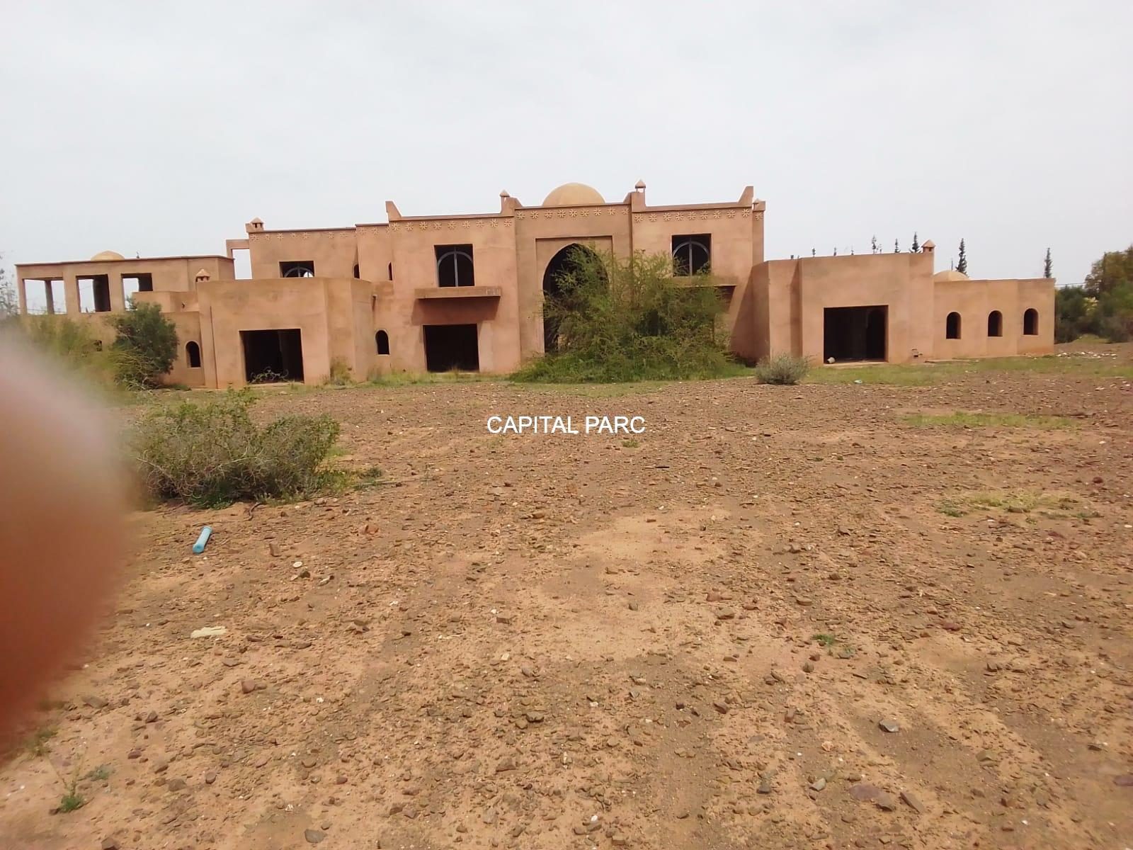 Villa maison d'hôtes 7 suites 1 ha à vendre Tasoultante, Marrakech — Villa, Marrakech