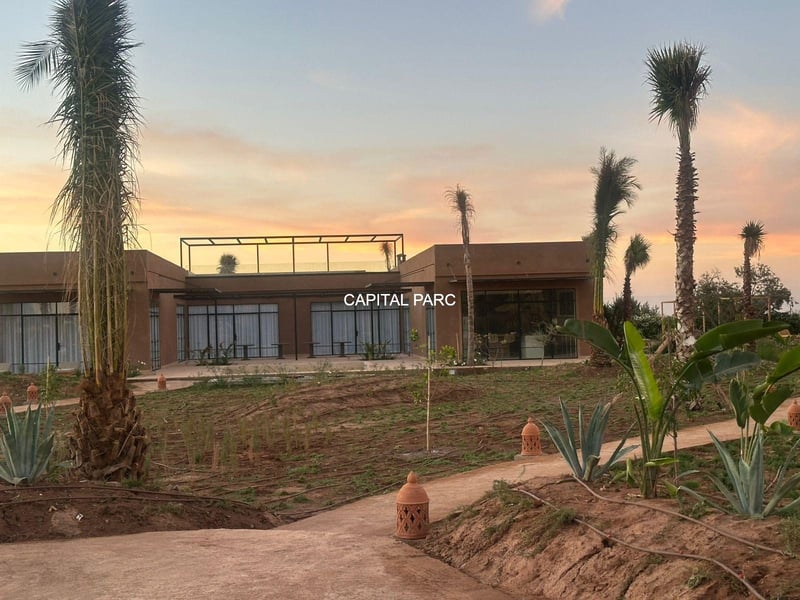 Villa moderne 250 m² à vendre, 5, 5 ha, Route Ourika Marrakech — Villa, Ourika