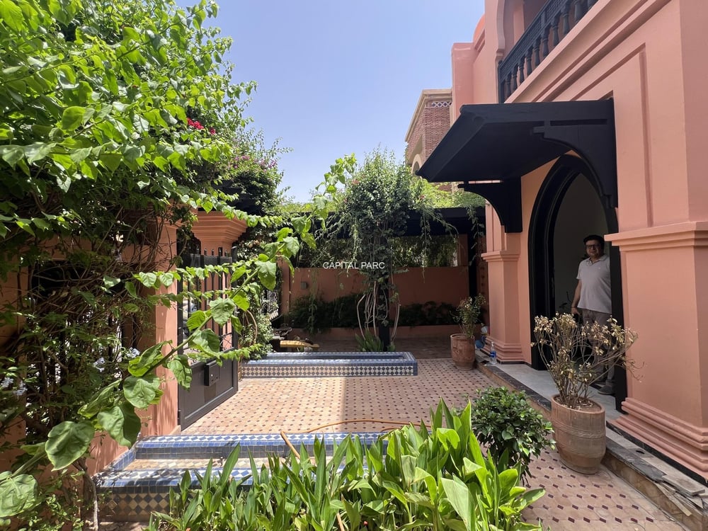 Villa 4 ch. à vendre à Marrakech, 230 m² bâtis, jardin 248 m² — photo 2