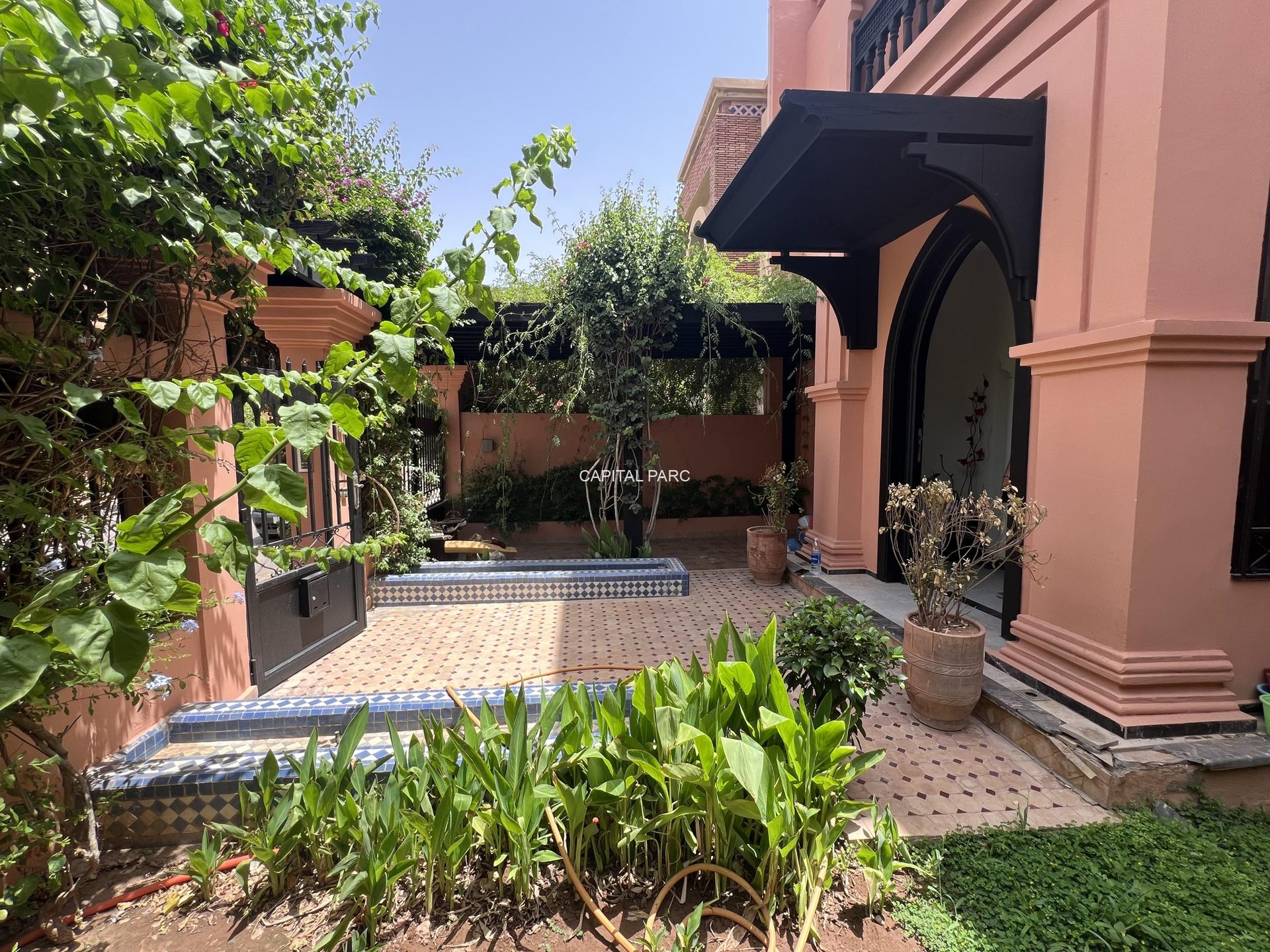Villa 4 ch. à vendre à Marrakech, 230 m² bâtis, jardin 248 m² — miniature 4