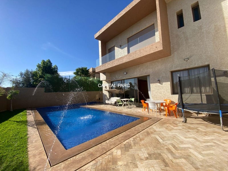 Villa moderne 5 ch. à vendre, Route de Casablanca, Marrakech — Villa, Marrakech