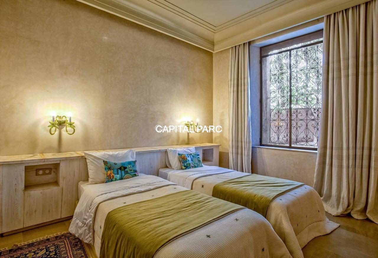 Villa 3 ch. 330 m² avec piscine, jardin 1800 m² à vendre, Marrakech — miniature 2