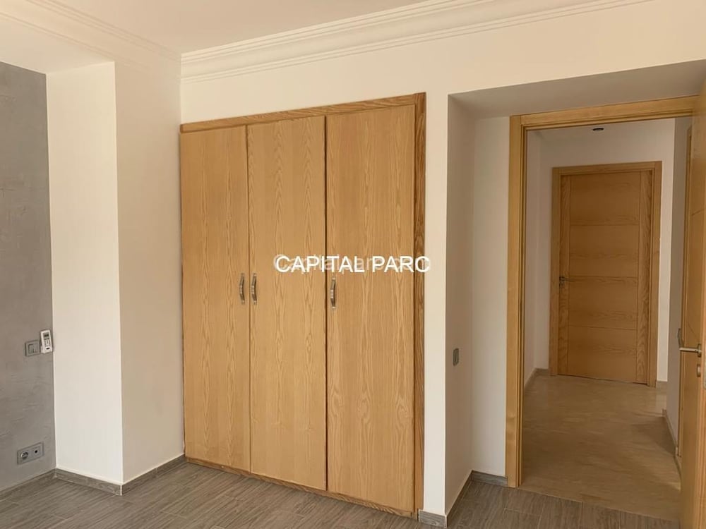Villa golf 270 m² à Marrakech, 4 ch. vendue — photo 2