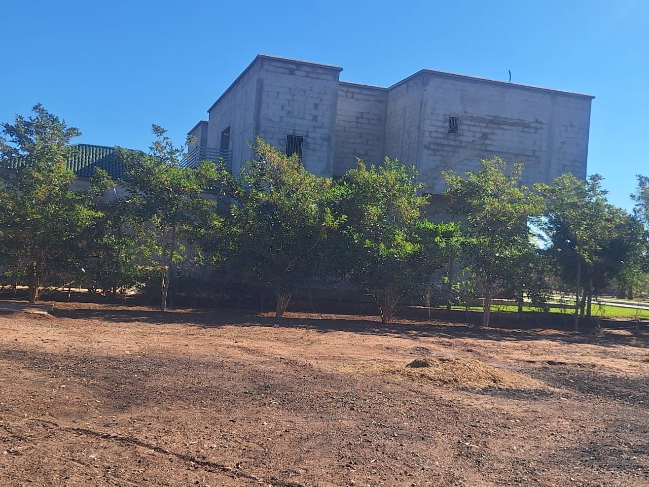 Villa semi-finie à vendre, 400 m² sur 1 ha, Marrakech Annakhil — miniature 6