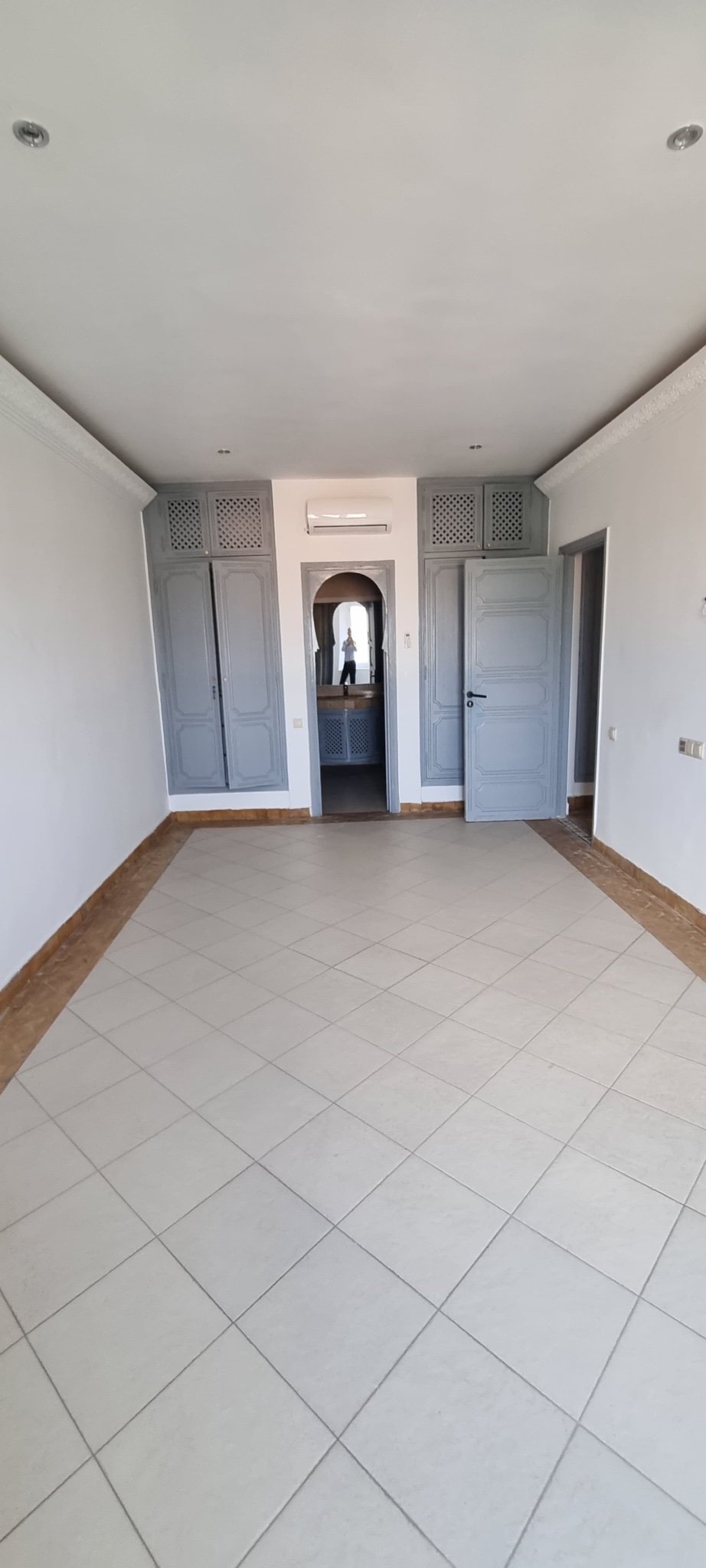 Location longue durée : Grand appartement ( vide ) , 5eme étage, quartier hivernage , Marrakech  — miniature 15