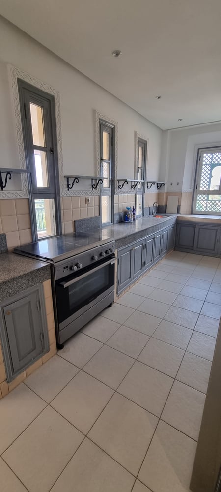 Location longue durée : Grand appartement ( vide ) , 5eme étage, quartier hivernage , Marrakech  — photo 10