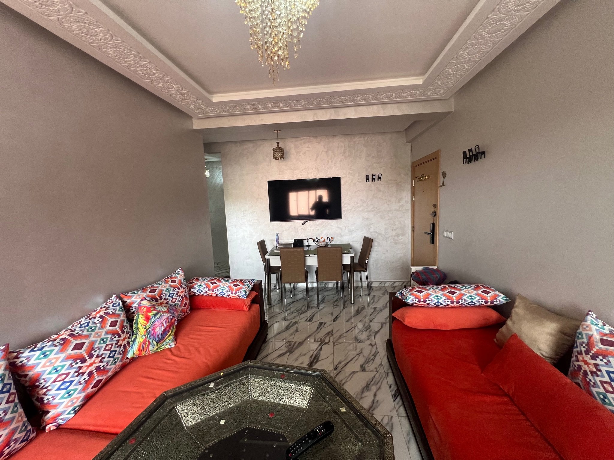 À louer: joli petit appartement bien meublé, quartier Victor Hugo, Marrakech, Gueliz. — Appartement meublé, Tasoultante