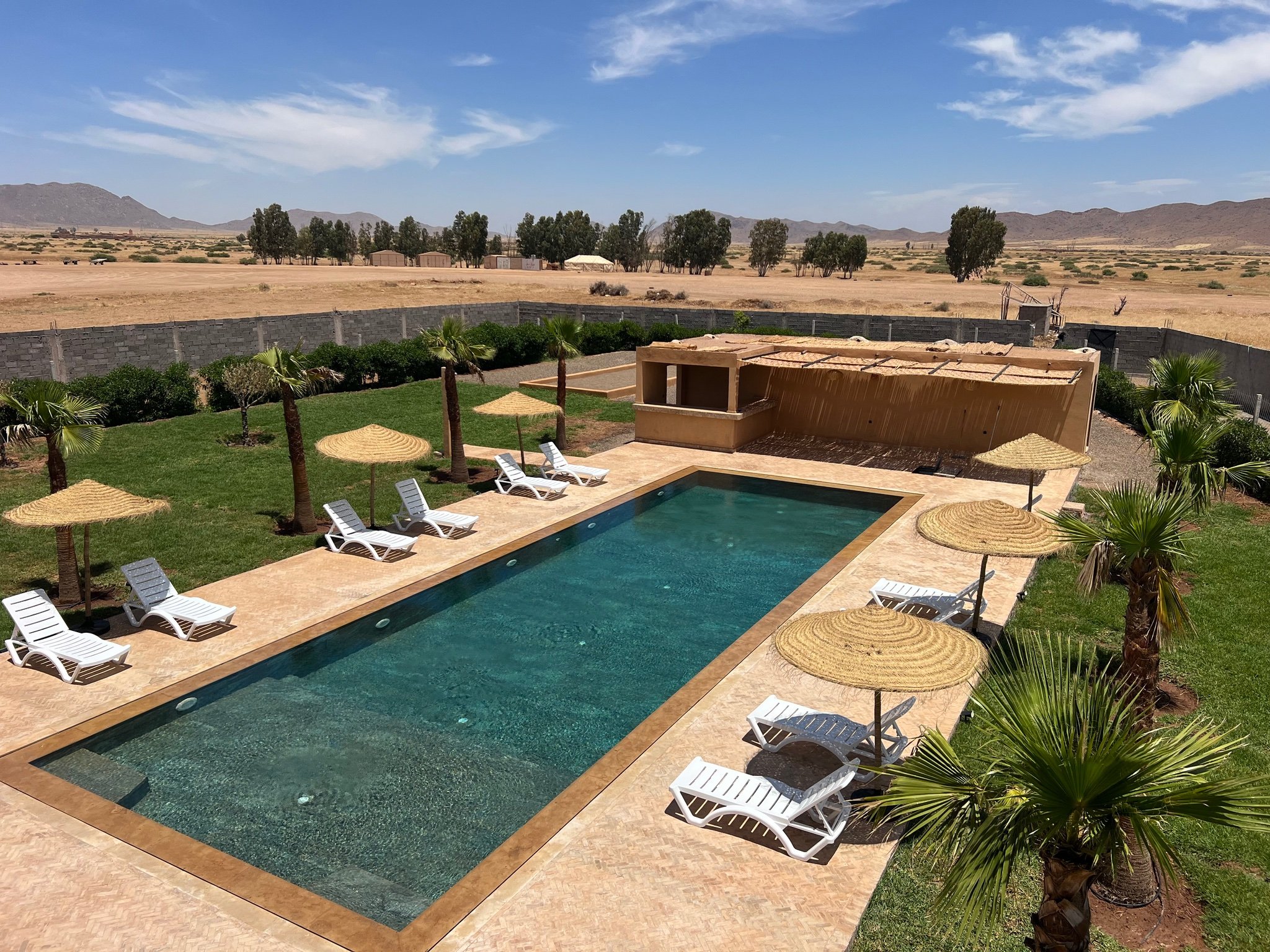 Location saisonnière : Villa moderne parc de 2ha , 4 suites , borrous , route de la foret , Marrakech  — miniature 12