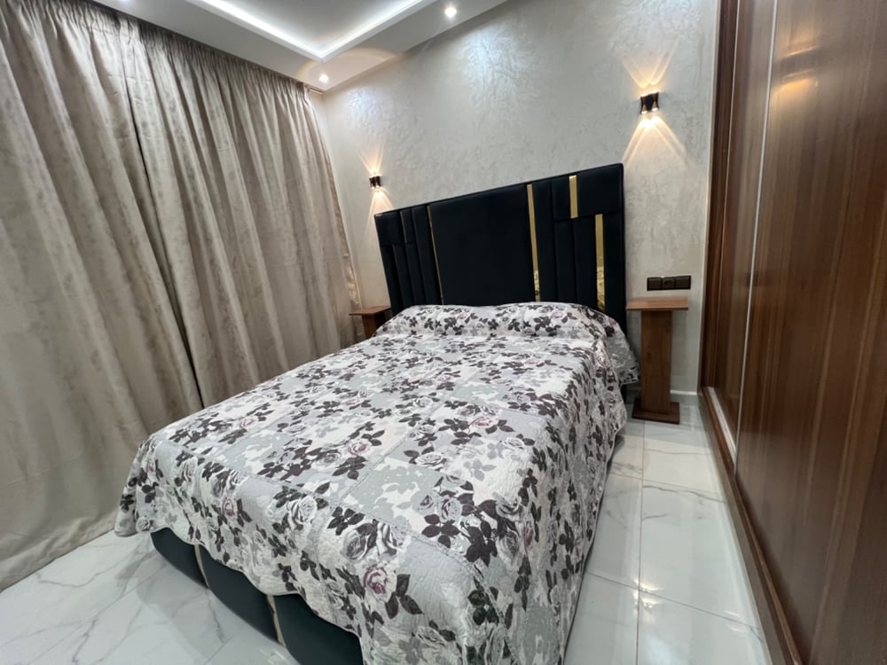 Location longue durée : appartement meublé 3 ch., 90 m², Victor Hugo, Guéliz, Marrakech — photo 8